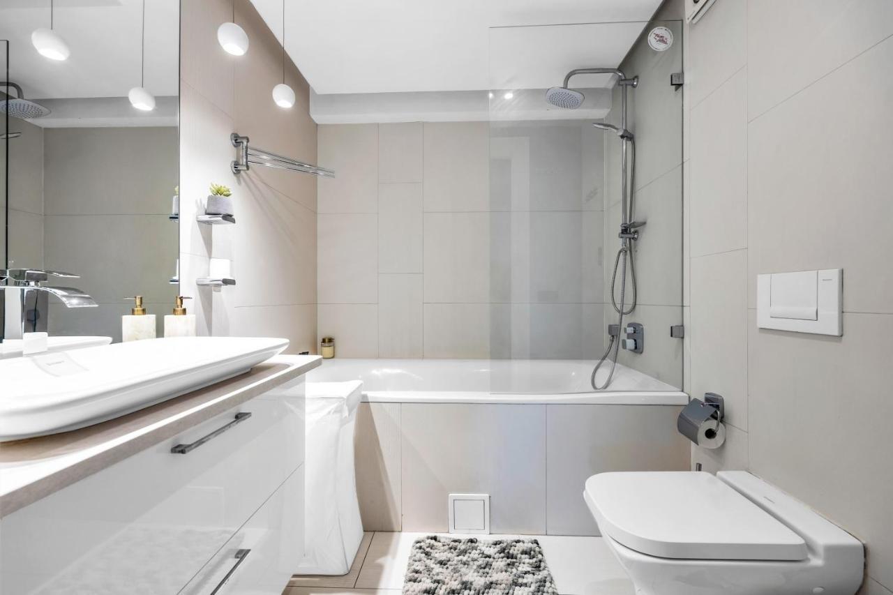 23Rd Floor 3Br Apt With Views Of Warschau Buitenkant foto